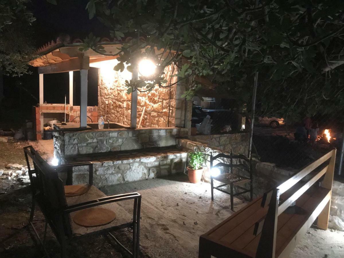 Janakis Garden Livadi Aparthotel Himare Fshat Esterno foto